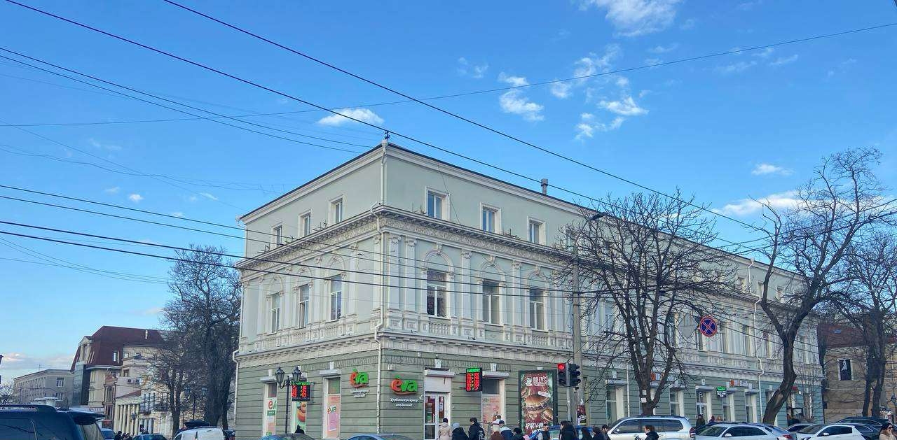 на Красном Переулке