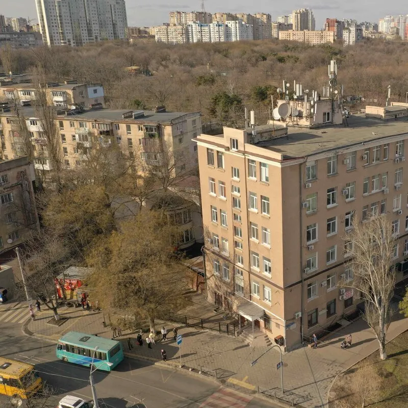 Центр на пл. 10 Апреля